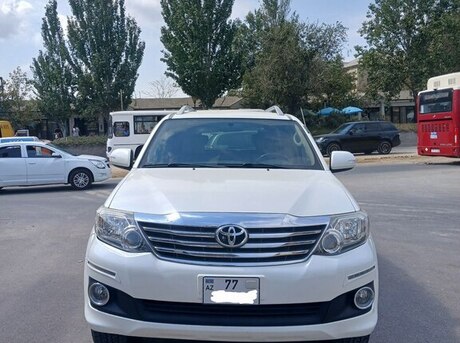 Toyota Fortuner 2013