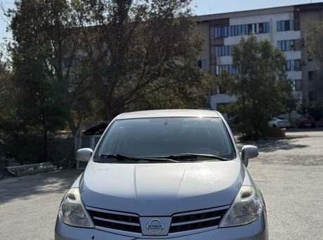 Nissan Tiida 2011
