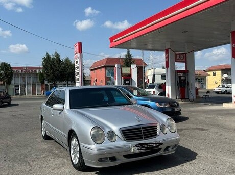 Mercedes E 200 2001