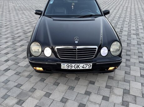 Mercedes E 220 2000