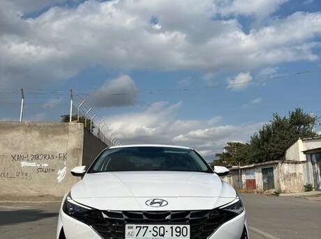 Hyundai Elantra 2023