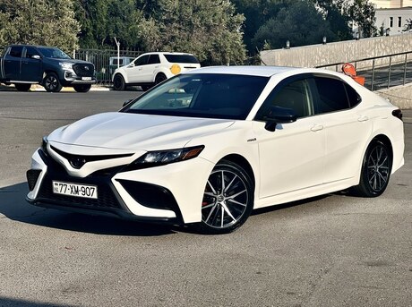 Toyota Camry 2021