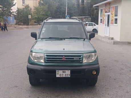 Mitsubishi Pajero io 1999