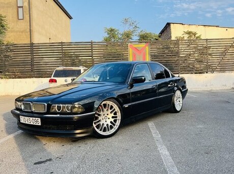 BMW 735 1998