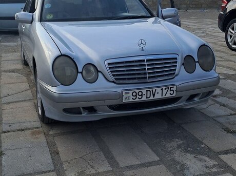 Mercedes E 220 2000