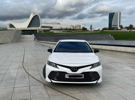 Toyota Camry 2019