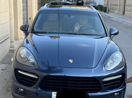 Porsche Cayenne GTS 2012