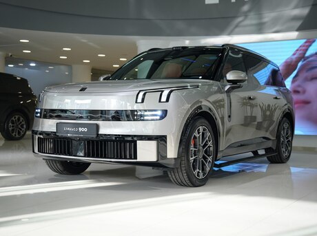 Lynk & Co 900