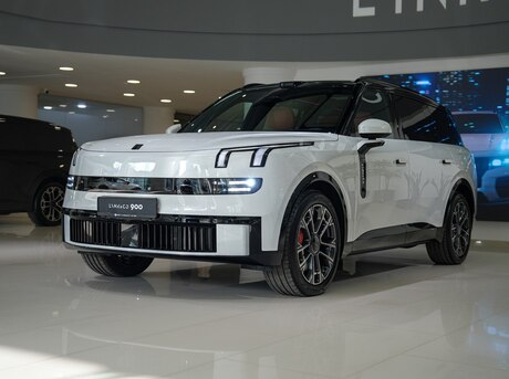 Lynk & Co 900