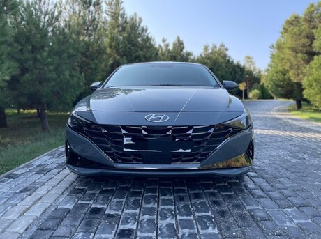 Hyundai Elantra 2022