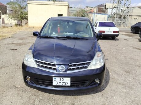Nissan Tiida 2012