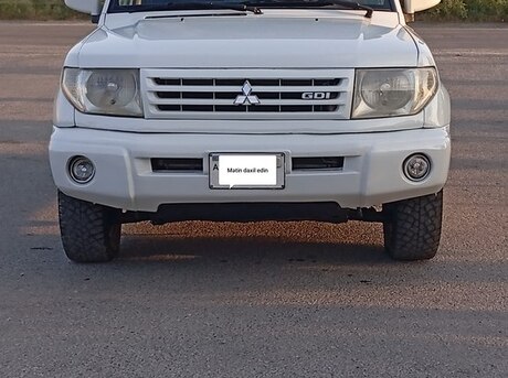 Mitsubishi Pajero io 1999