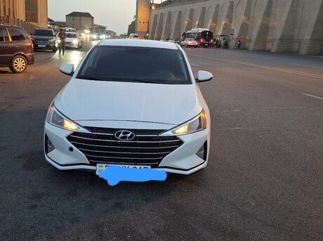 Hyundai Elantra 2020