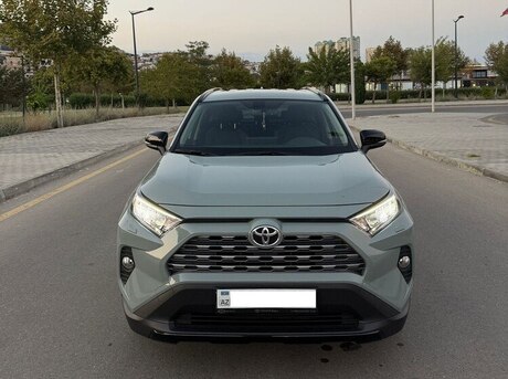 Toyota RAV4 2021