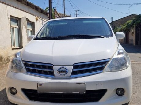 Nissan Tiida 2011