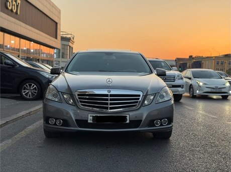 Mercedes E 220