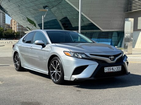 Toyota Camry 2019