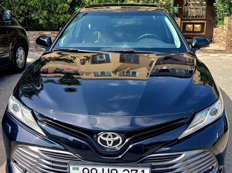 Toyota Camry 2019
