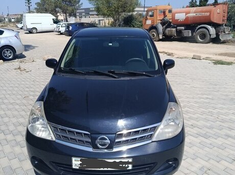Nissan Tiida 2011