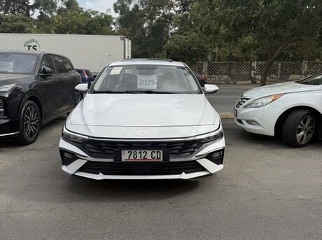 Hyundai Elantra 2025