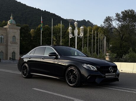 Mercedes E 200