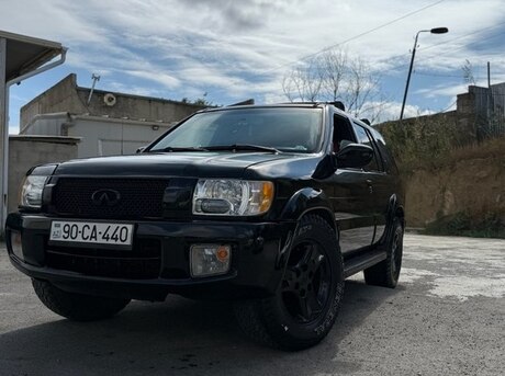 Infiniti QX4 2001