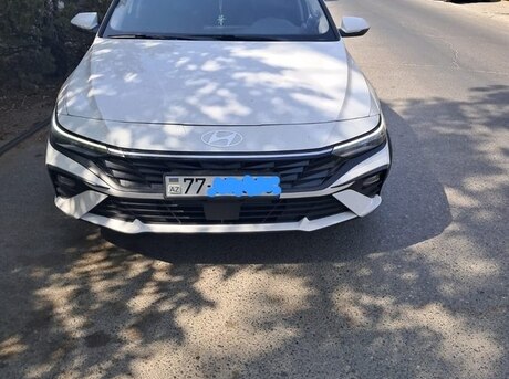 Hyundai Elantra 2024