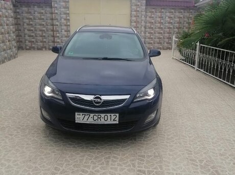 Opel Astra 2011