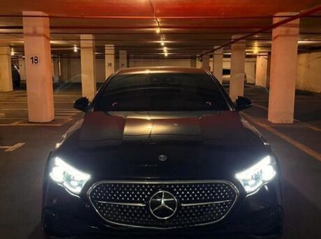 Mercedes E 300 e 2023