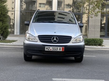 Mercedes  2010