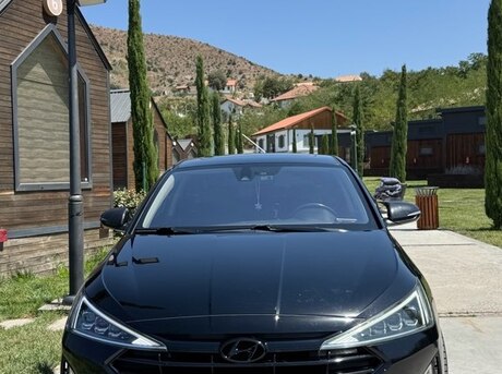 Hyundai Elantra 2019