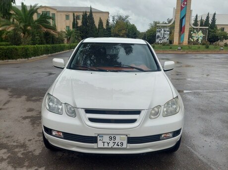 Mitsubishi Airtrek 2001
