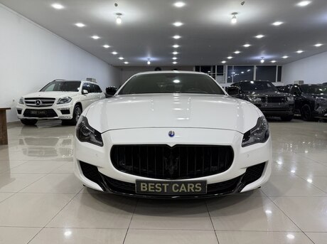 Maserati Quattroporte