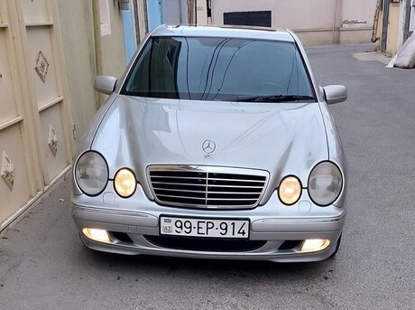 Mercedes E 220 2001