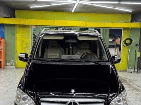 Mercedes Viano 2011