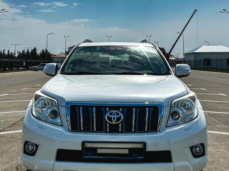 Toyota Land Cruiser Prado 2011