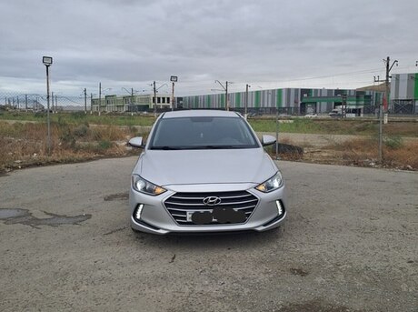 Hyundai Elantra 2018
