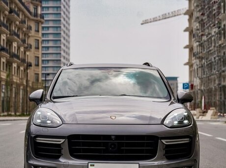 Porsche Cayenne GTS