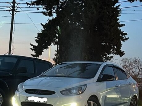 Hyundai Accent 2011