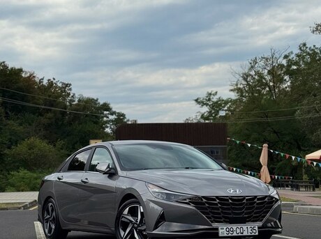 Hyundai Elantra 2022