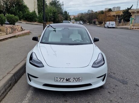 Tesla Model 3 2022