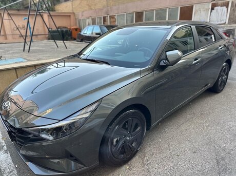 Hyundai Elantra 2023