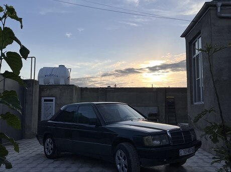 Mercedes 190 1989
