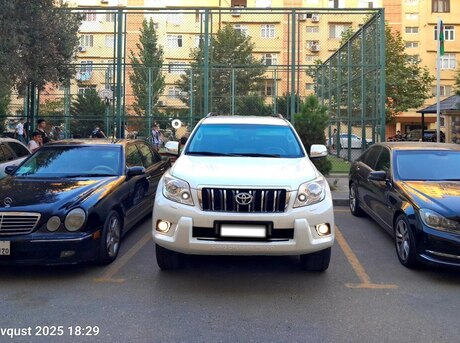 Toyota Land Cruiser Prado 2011