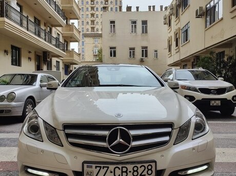 Mercedes E 200