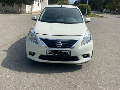 Nissan Sunny 2012