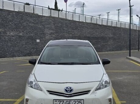 Toyota Prius V 2014