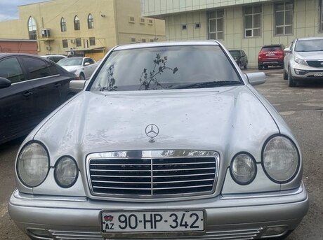 Mercedes E 230