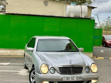 Mercedes E 220 2000