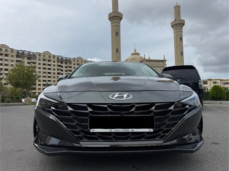 Hyundai Elantra 2023